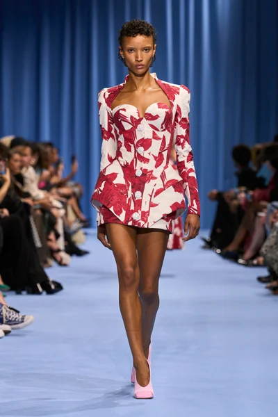 Look 25